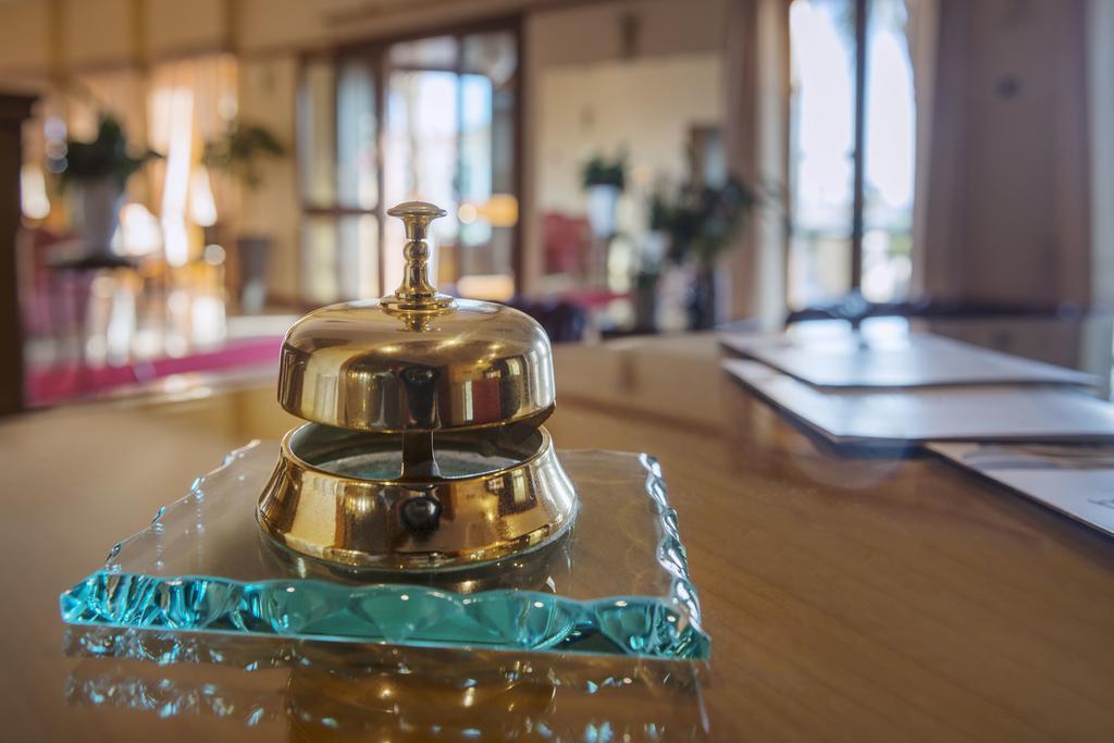 Astura Palace Hotel Nettuno Bagian luar foto