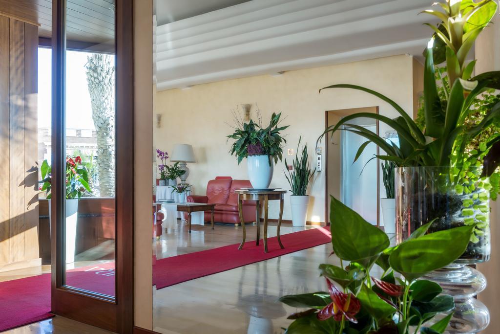 Astura Palace Hotel Nettuno Bagian luar foto