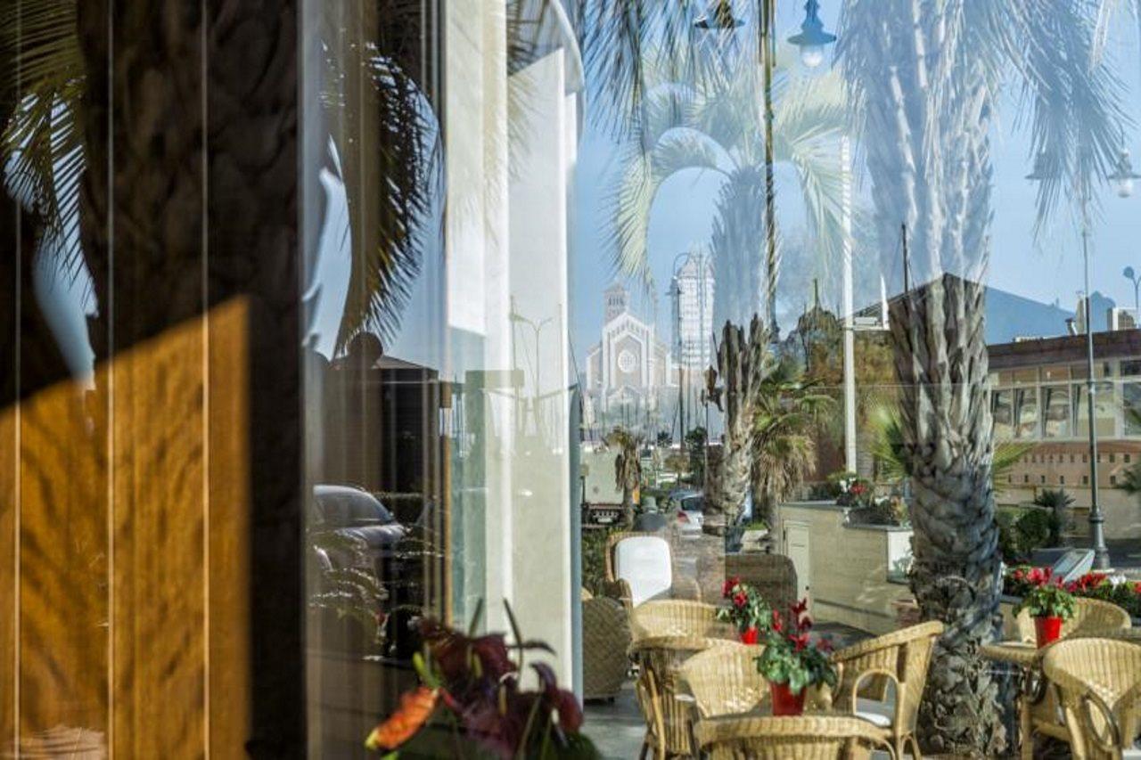Astura Palace Hotel Nettuno Bagian luar foto